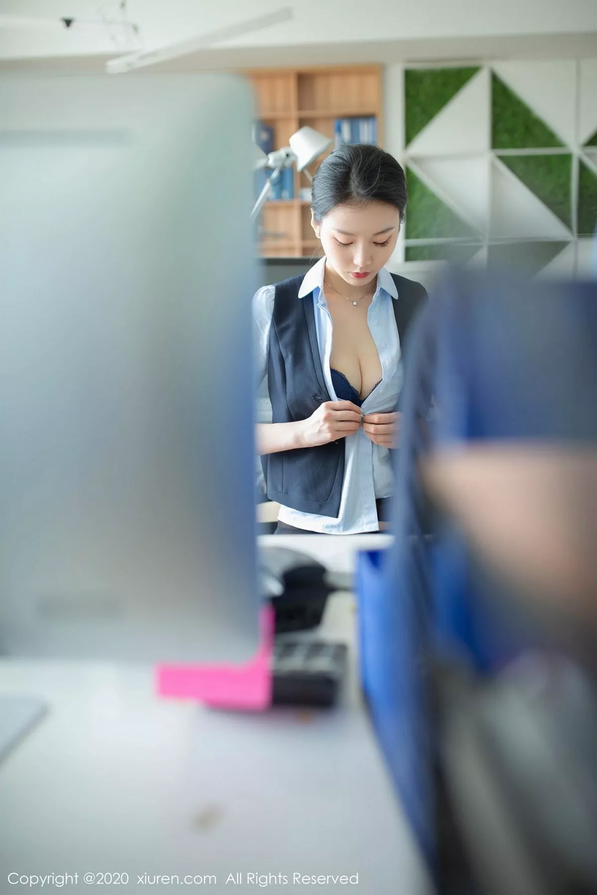 秀人集.com_[XiuRen秀人网]No.2398_嫩模安然Maleah办公室秘书主题职业制服半脱秀性感内衣诱惑写真90P