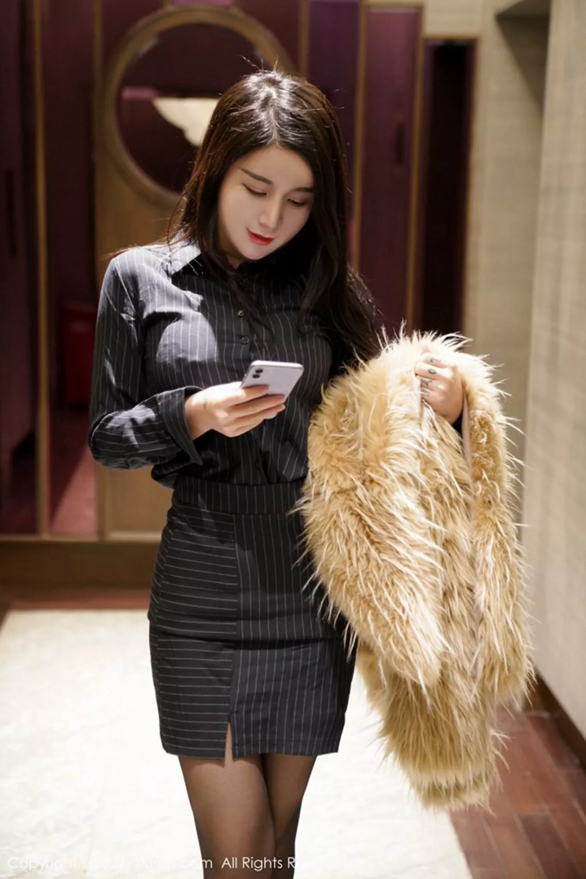 秀人集.com_[XiuRen秀人网]No.3111_嫩模美七Mia车内黑色OL主题撩裙无内黑丝裤袜秀翘臀诱惑写真97P