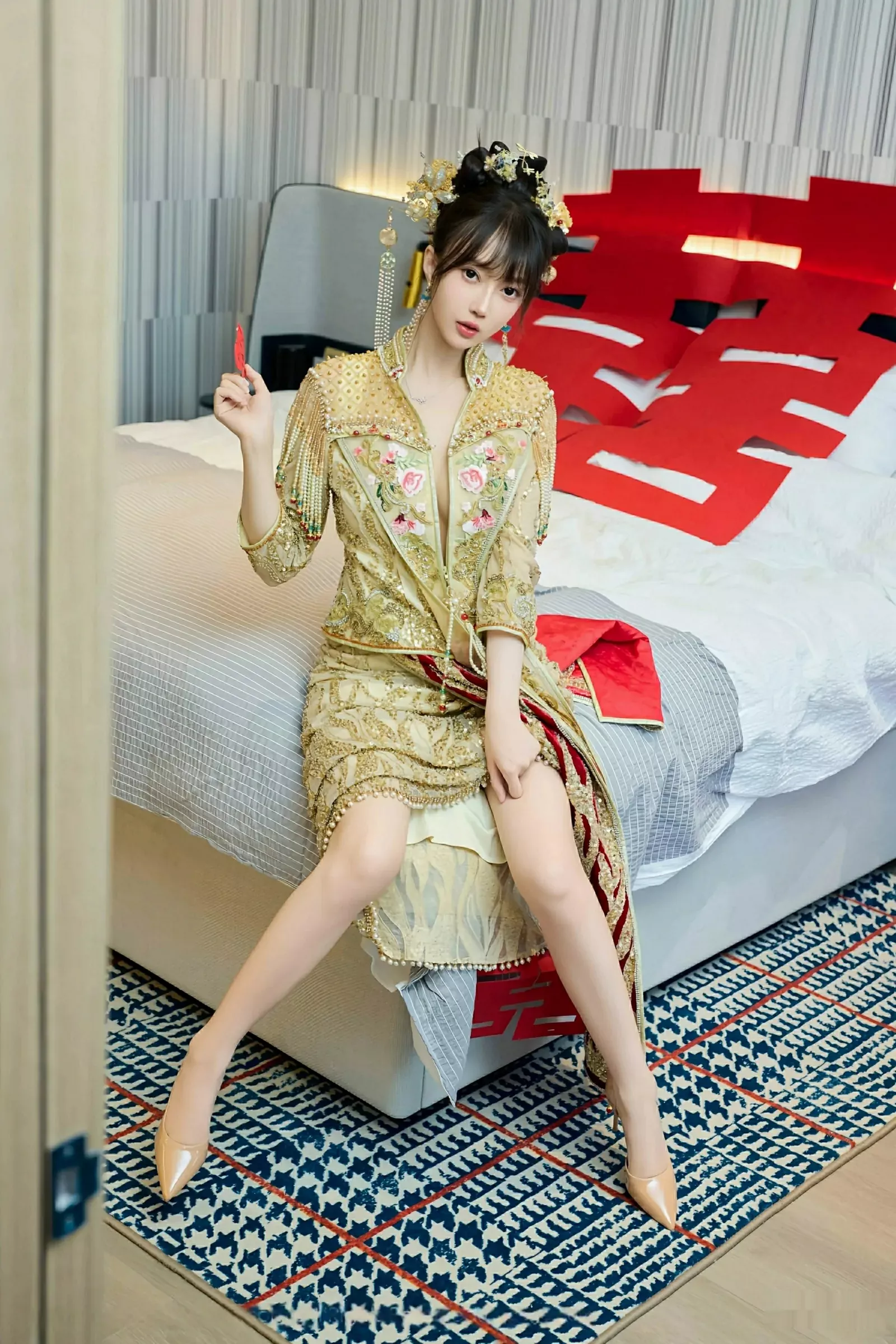 秀人集.com_[XiuRen秀人网]No.10567_模特玥儿玥er性感红色蕾丝内衣配超薄肉丝秀完美身材诱惑写真72P