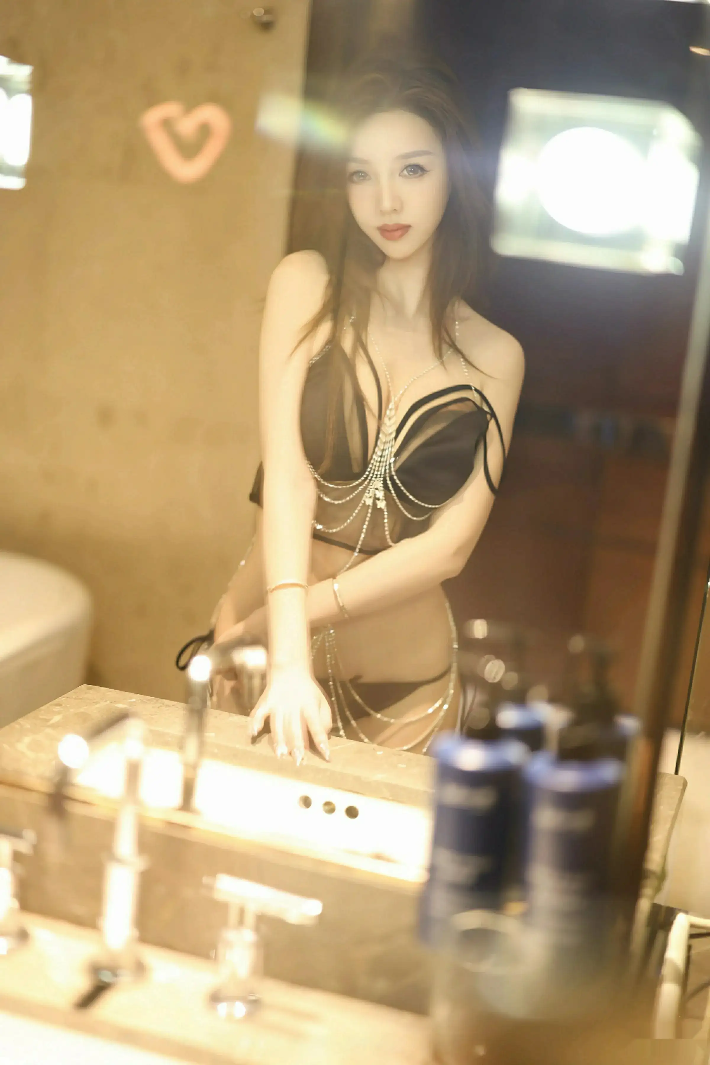 秀人集.com_[YouMi尤蜜荟]Vol.1156_新人模特桃桃·夭夭twins黑色长裙露黑色内衣秀曼妙身材诱惑写真70P