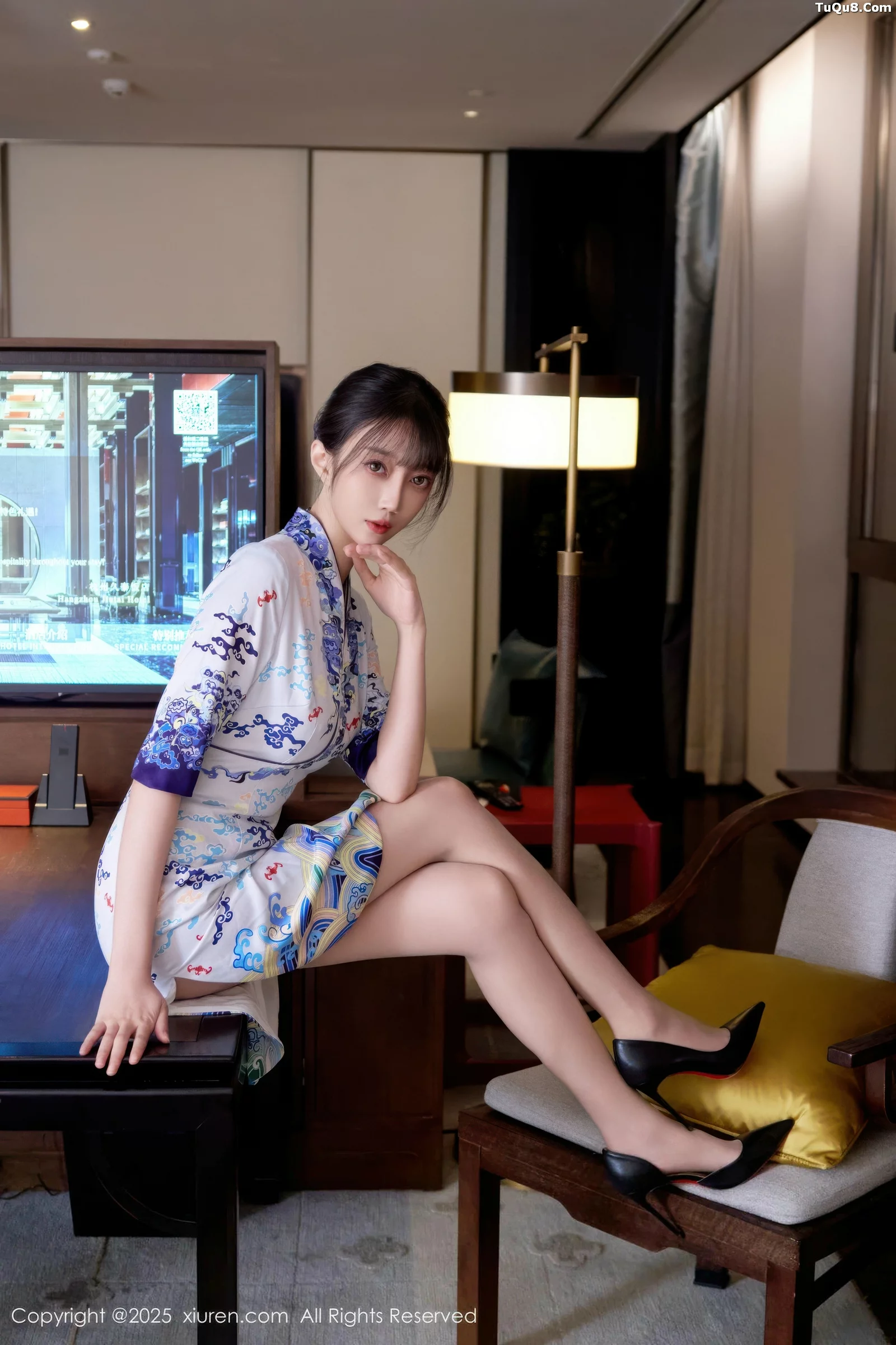 秀人集.com_[XiuRen秀人网]No.10741_模特玥儿玥er性感空姐制服旗袍配超薄肉色秀完美身材诱惑写真75P