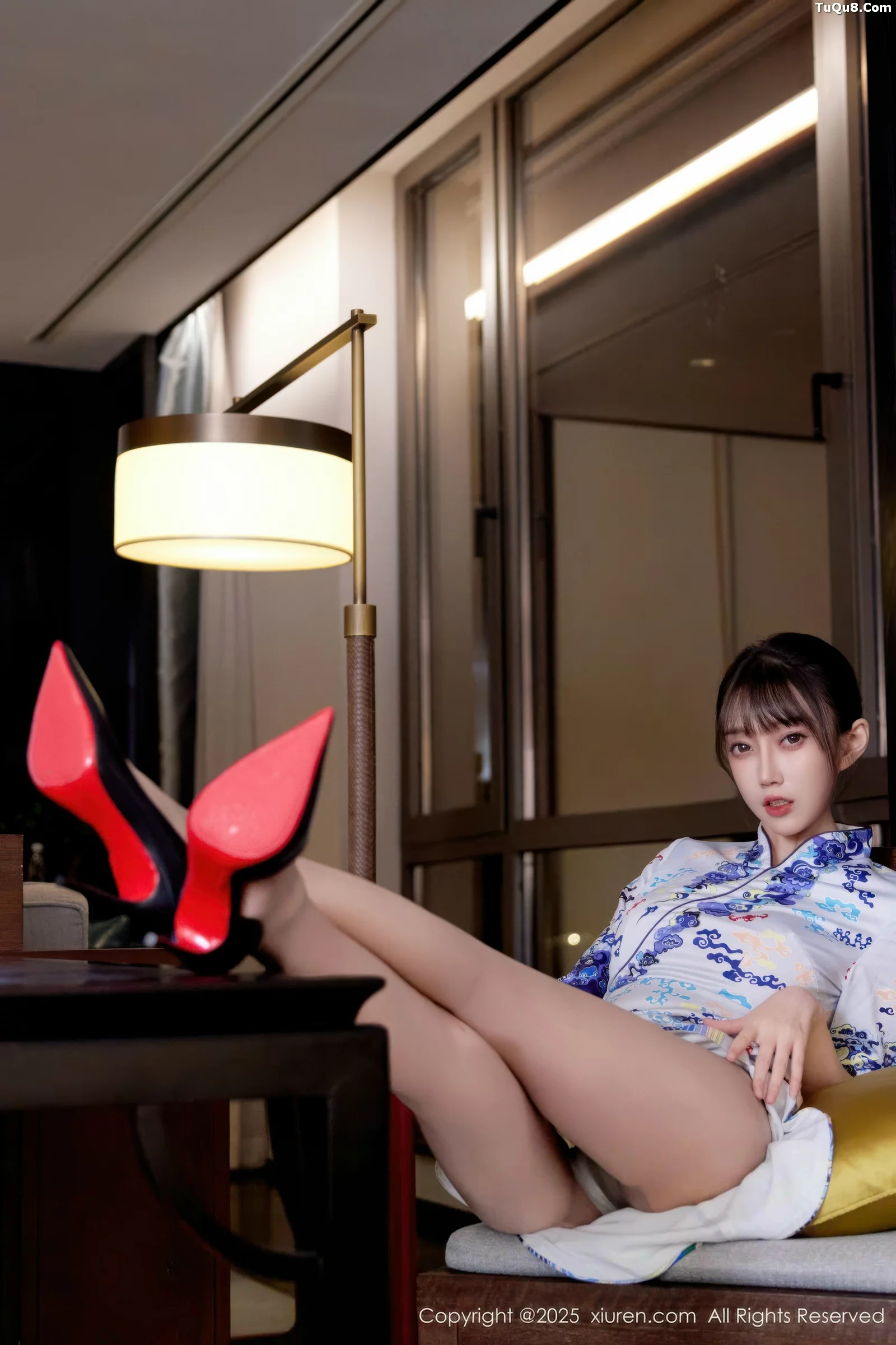 秀人集.com_[XiuRen秀人网]No.10741_模特玥儿玥er性感空姐制服旗袍配超薄肉色秀完美身材诱惑写真75P