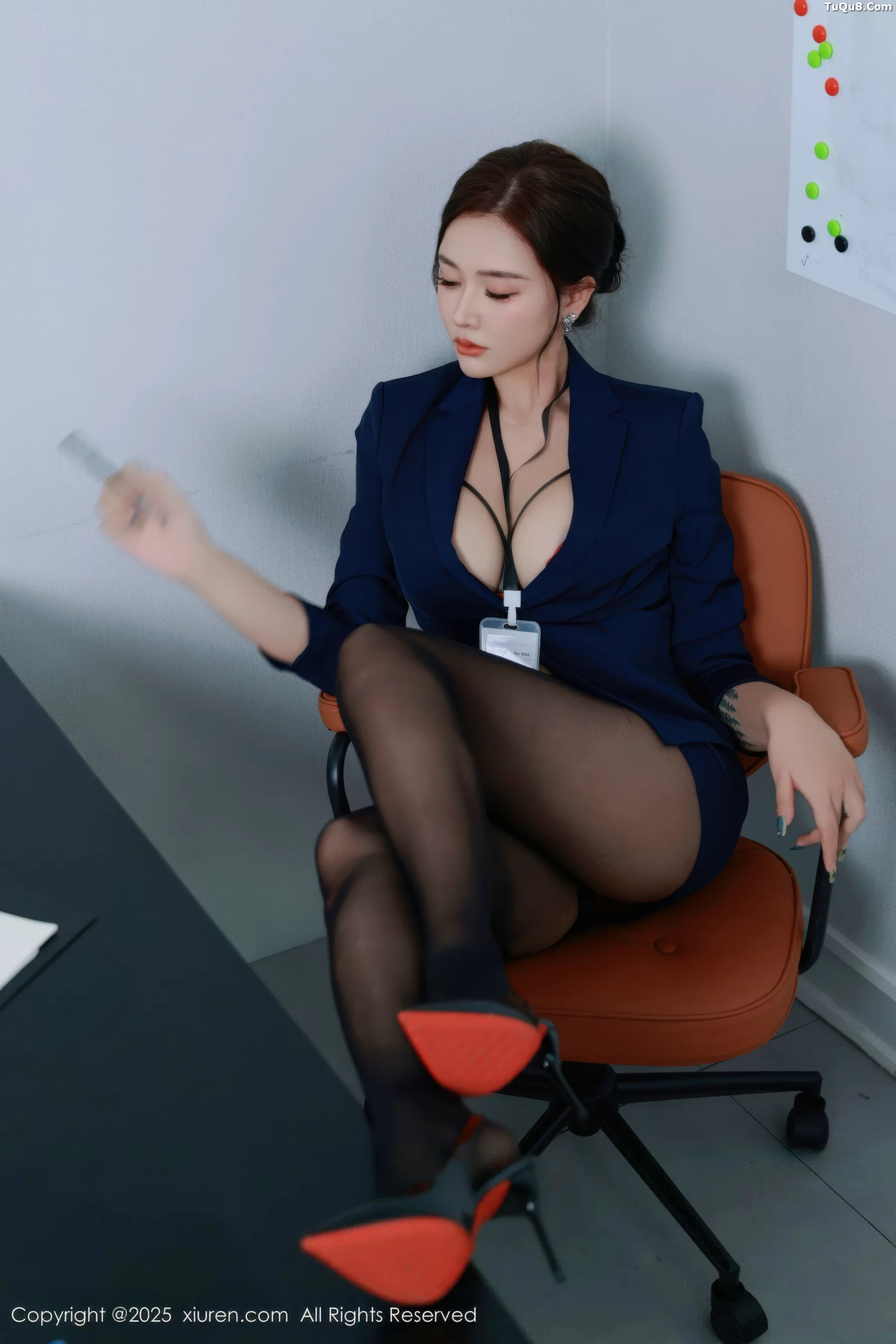 秀人集.com_[XiuRen秀人网]No.10751_模特娜比深色OL服饰露红色内衣配超薄黑丝秀凹凸身材诱惑写真75P