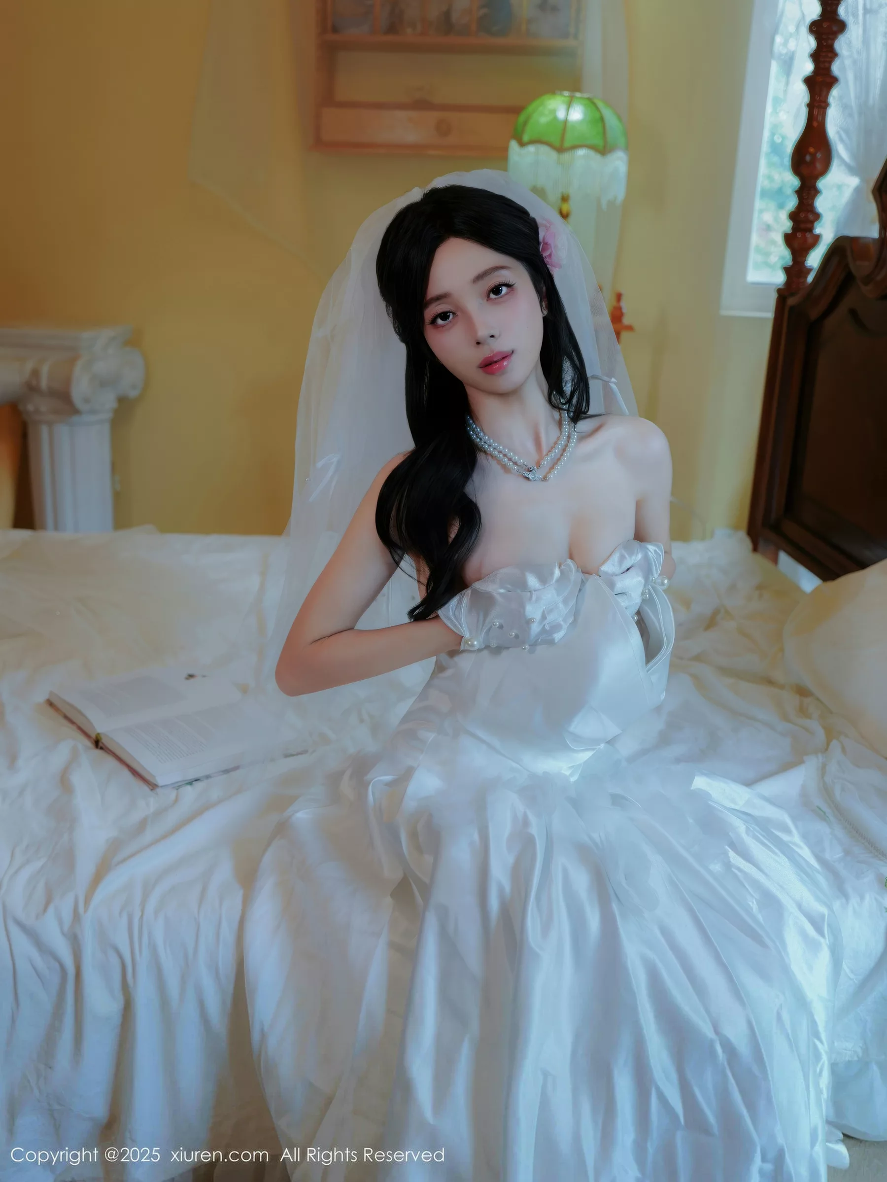 秀人集.com_[XiuRen秀人网]No.10769_新人模特朱朱molly性感白色婚纱配白色丝袜秀凹凸身材诱惑写真54P