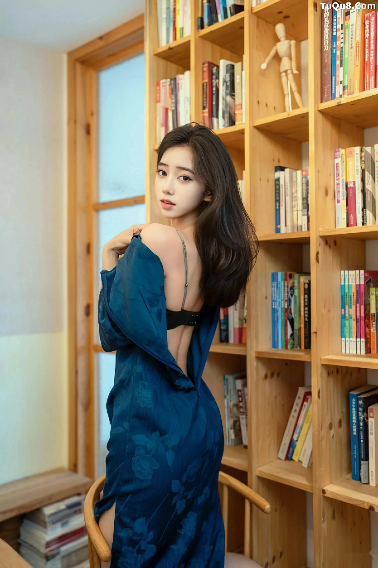 秀人集.com_[XINGYAN星颜社]VOL.390_模特时安安性感深色旗袍露黑色内衣配开档肉丝秀美腿诱惑写真76P