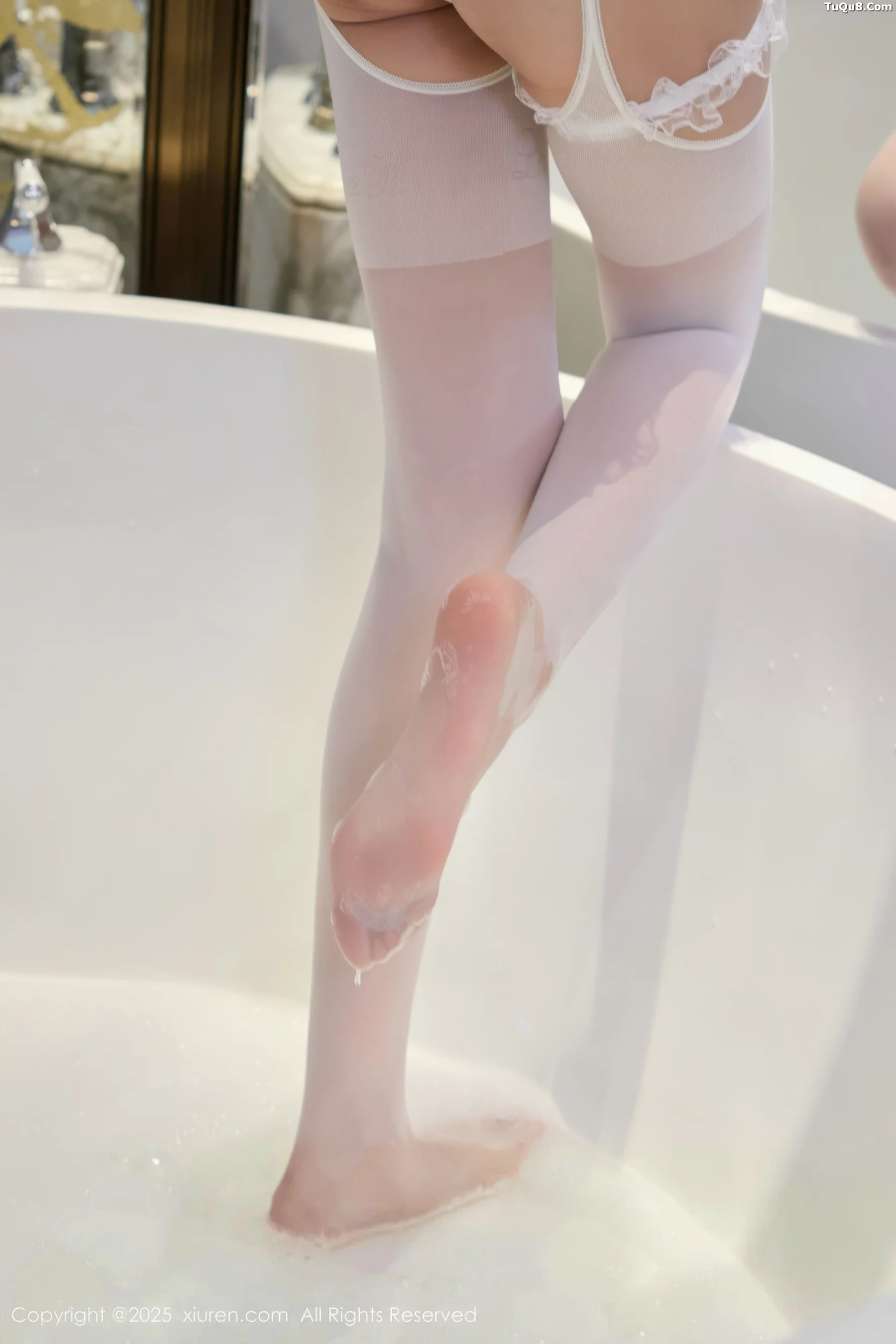 秀人集.com_[XiuRen秀人网]No.10827_模特玥儿玥er性感萝莉女仆装配白丝吊袜秀完美身材迷人诱惑写真64P