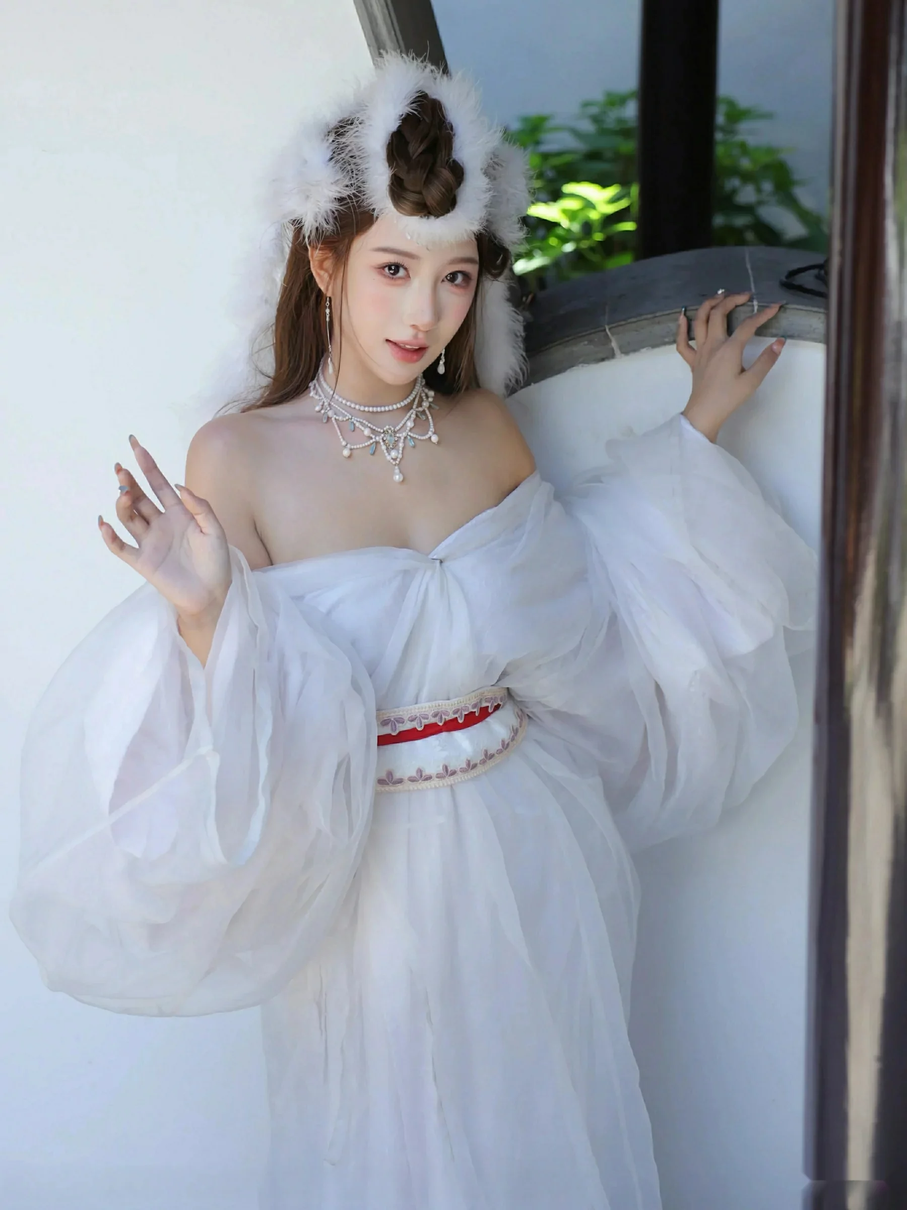 秀人集.com_[XiuRen秀人网]No.10843_模特金允希Yuki性感白色锦毛鼠装扮低胸秀丰腴身材完美诱惑写真78P