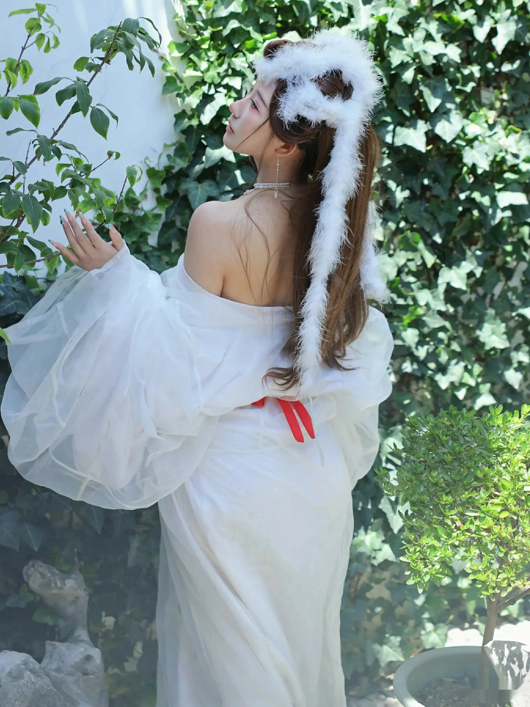 秀人集.com_[XiuRen秀人网]No.10843_模特金允希Yuki性感白色锦毛鼠装扮低胸秀丰腴身材完美诱惑写真78P