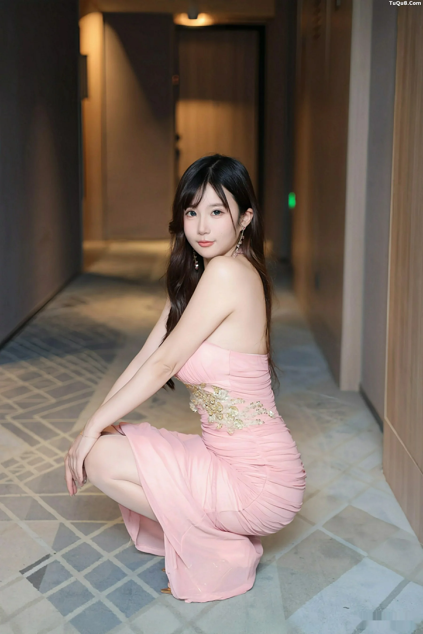 秀人集.com_[XiuRen秀人网]No.10786_模特小肉肉咪性感粉色连衣长裙配凉高跟秀凹凸身材撩人诱惑写真62P