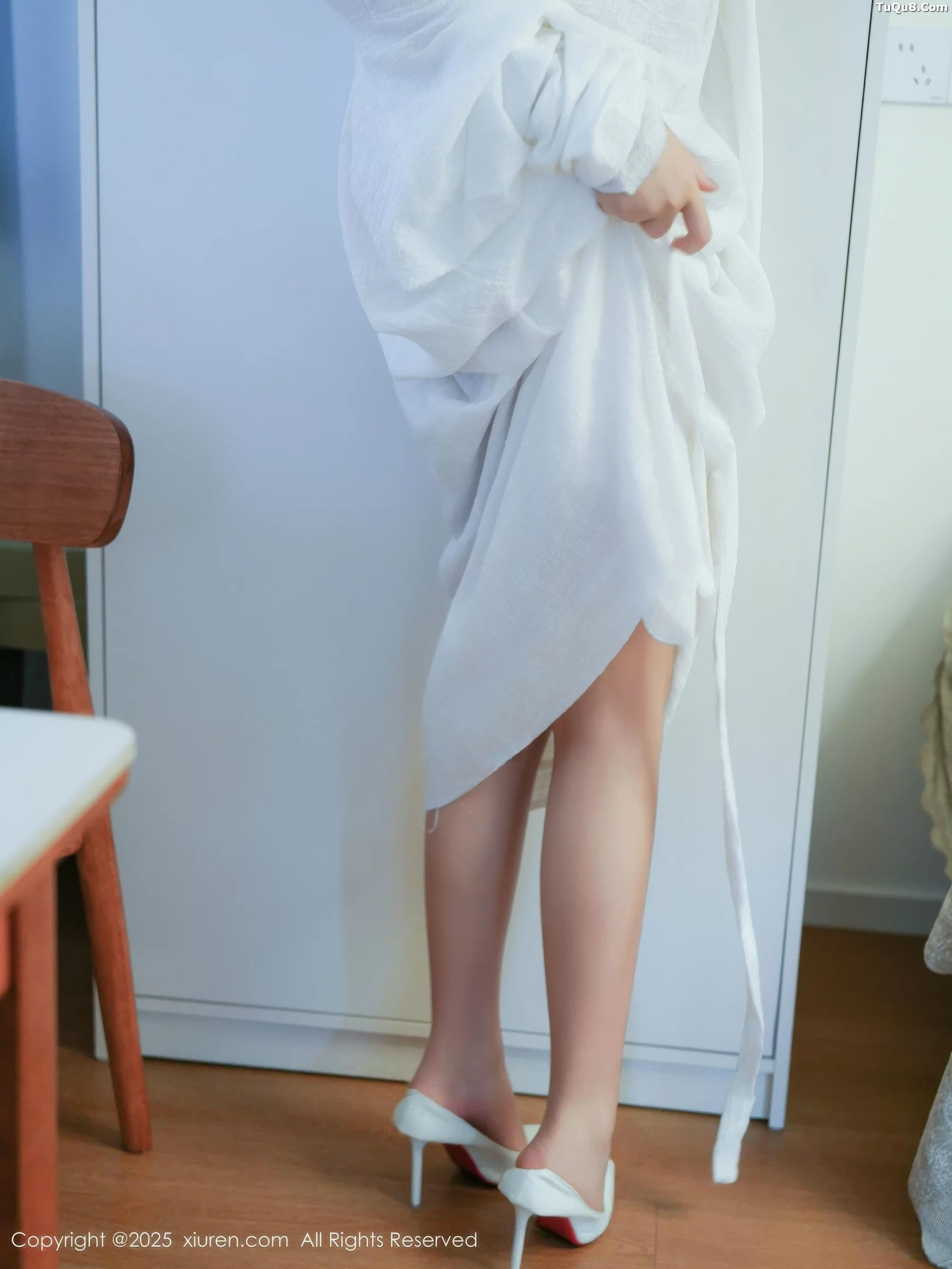 秀人集.com_[XiuRen秀人网]No.10920_模特林悦溪儿性感白色长浴袍配白色高跟秀修长美腿撩人诱惑写真53P