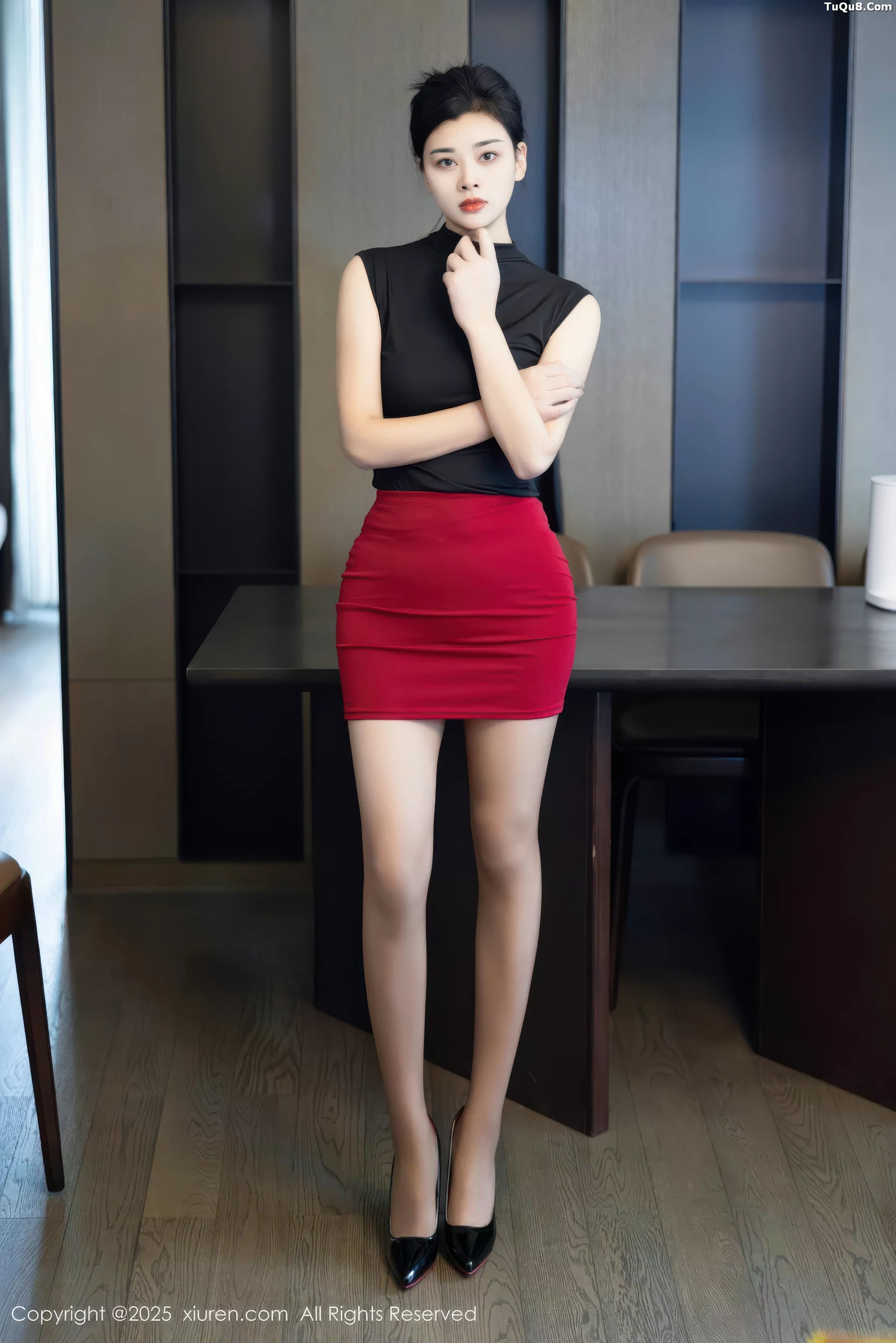 秀人集.com_[XiuRen秀人网]No.10948_新人模特徐清妍性感黑色OL服饰露超薄黑丝秀曼妙身姿诱惑写真48P