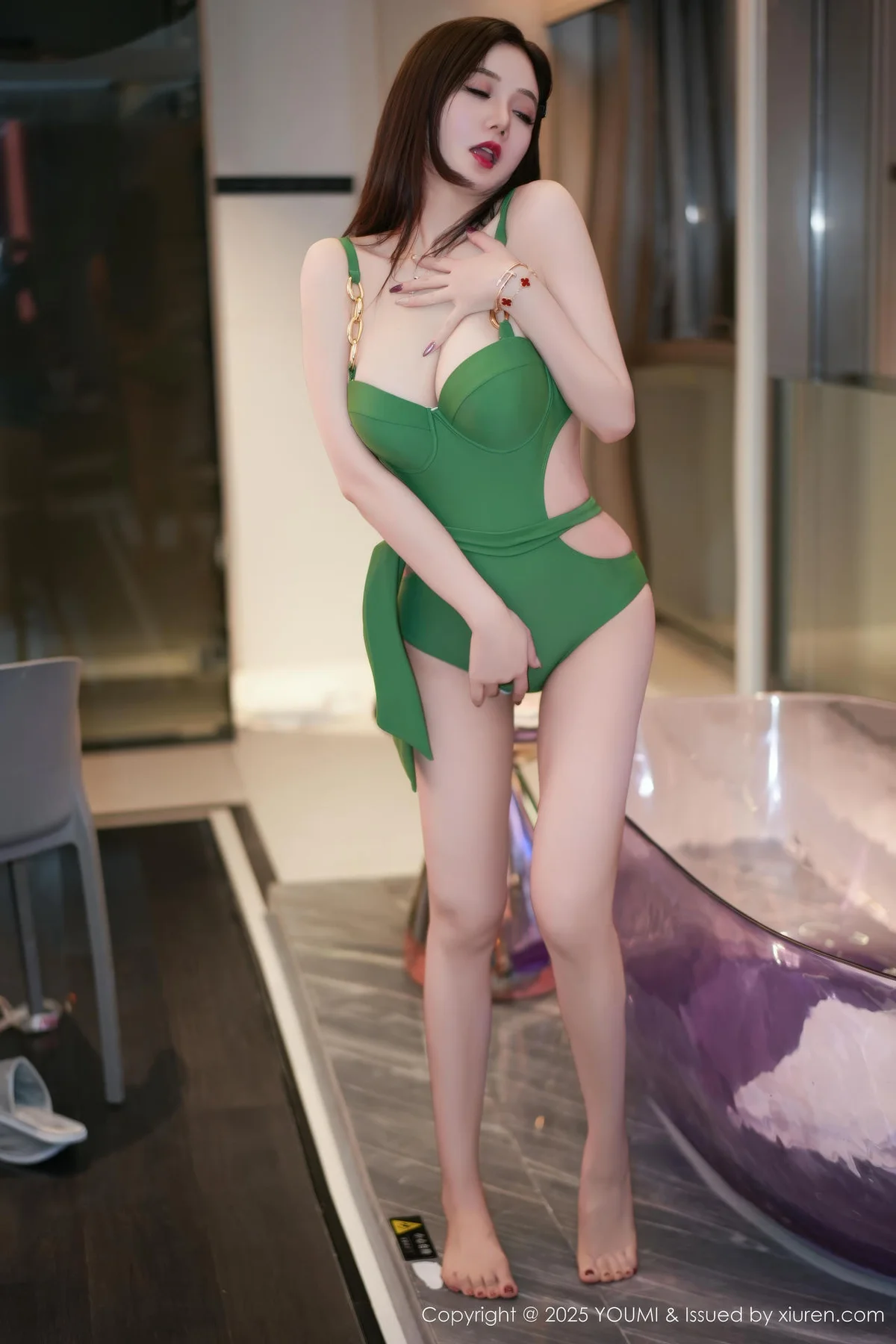 秀人集.com_[YouMi尤蜜荟]Vol.1178_女神心妍小公主性感绿色情趣连体服饰秀丰满身材撩人诱惑写真50P