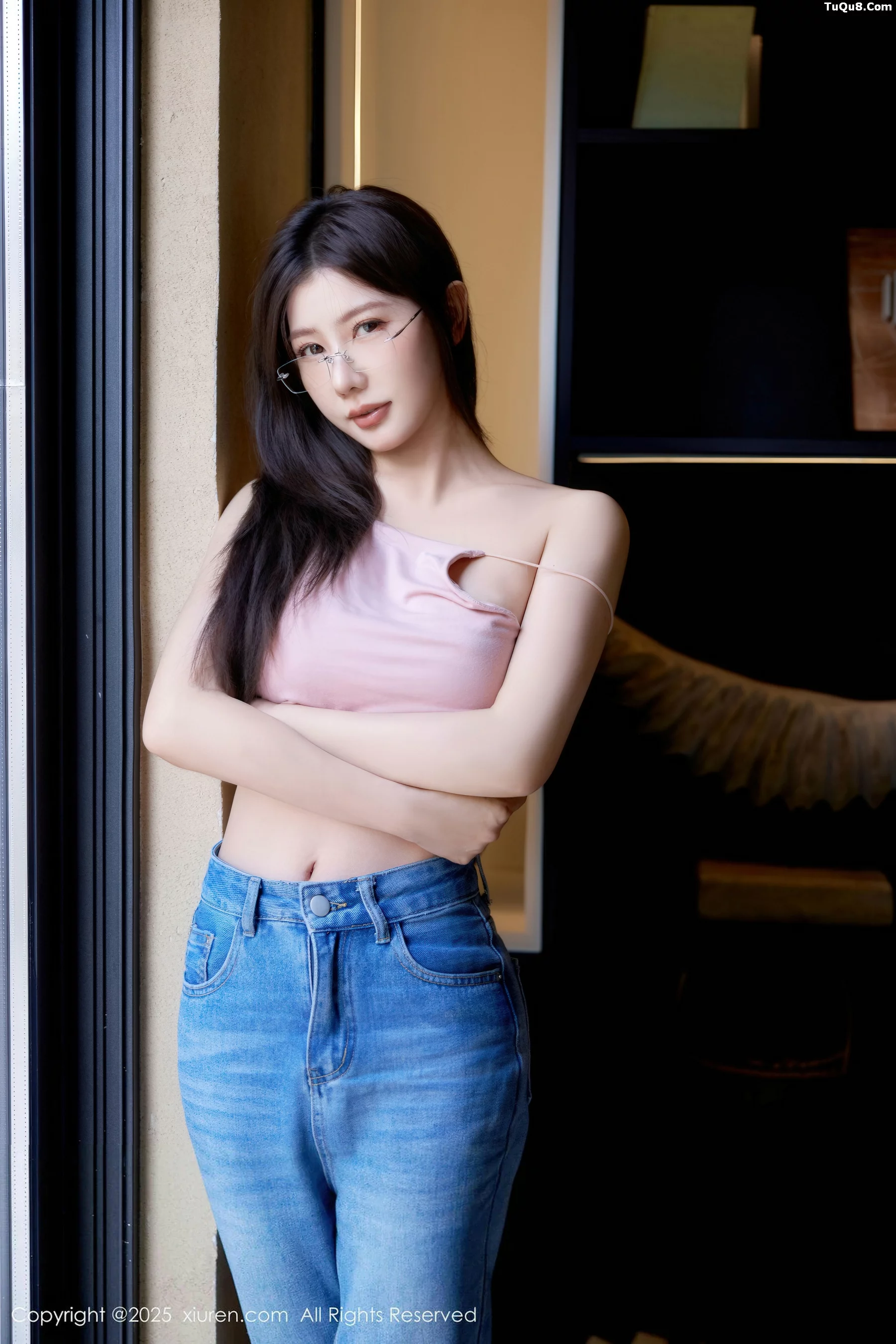 秀人集.com_[XiuRen秀人网]No.10983_模特尹甜甜sunny性感粉色上衣配蓝色牛仔裤秀完美身材诱惑写真83P