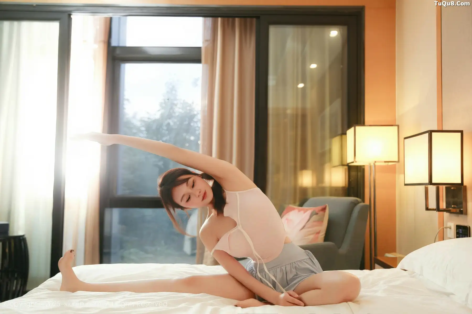 秀人集.com_[XiuRen秀人网]No.10985_模特炎恬kitty性感粉色内衣配蓝色短裙秀曼妙身姿撩人诱惑写真61P