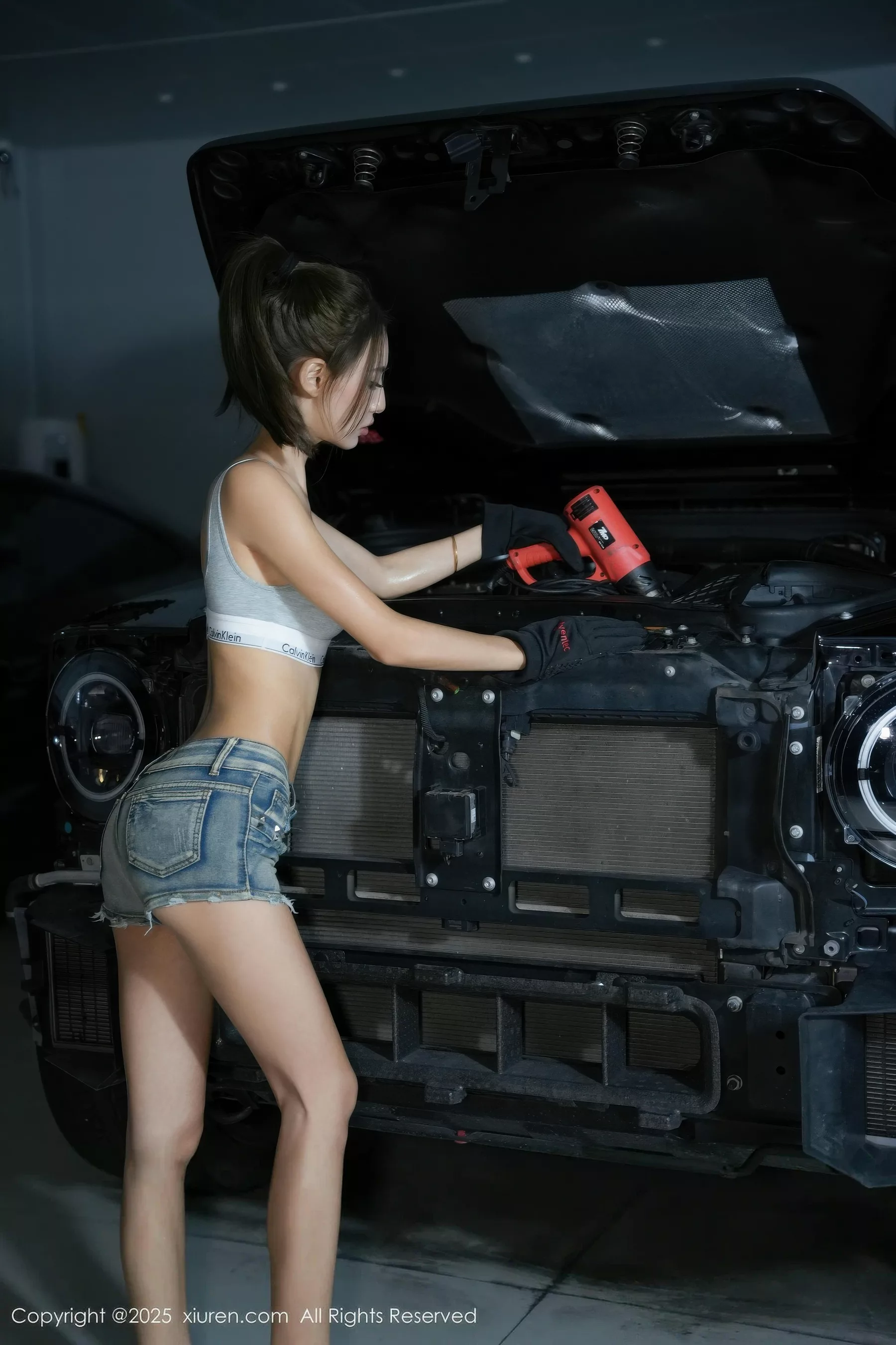 秀人集.com_[XiuRen秀人网]No.10894_模特Lingyu69性感灰色内衣配超短牛仔裤秀丰腴身材撩人诱惑写真76P