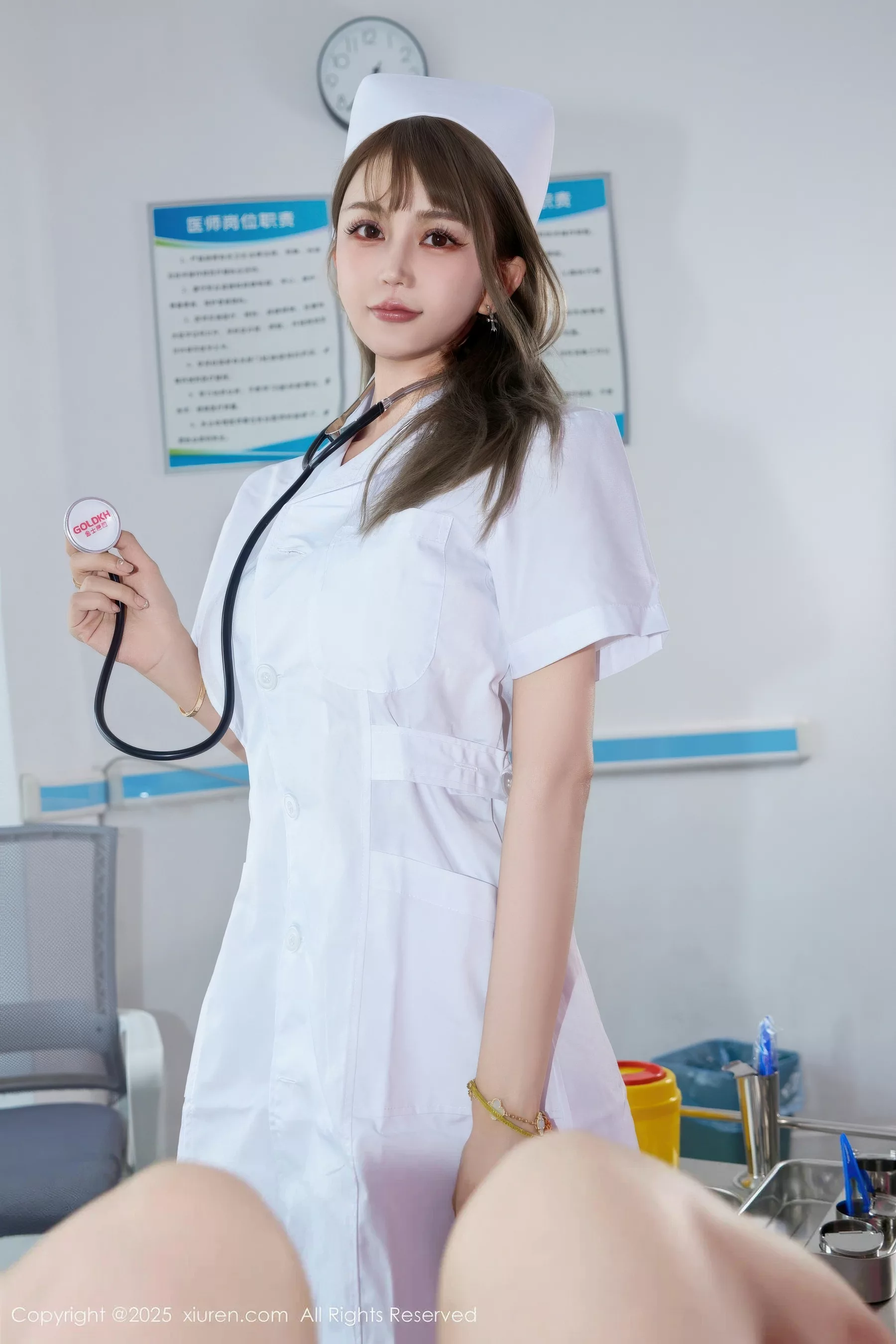 秀人集.com_[XiuRen秀人网]No.10896_模特Zoe柚柚性感白色护士制服配超薄肉丝秀凹凸身材诱惑写真80P