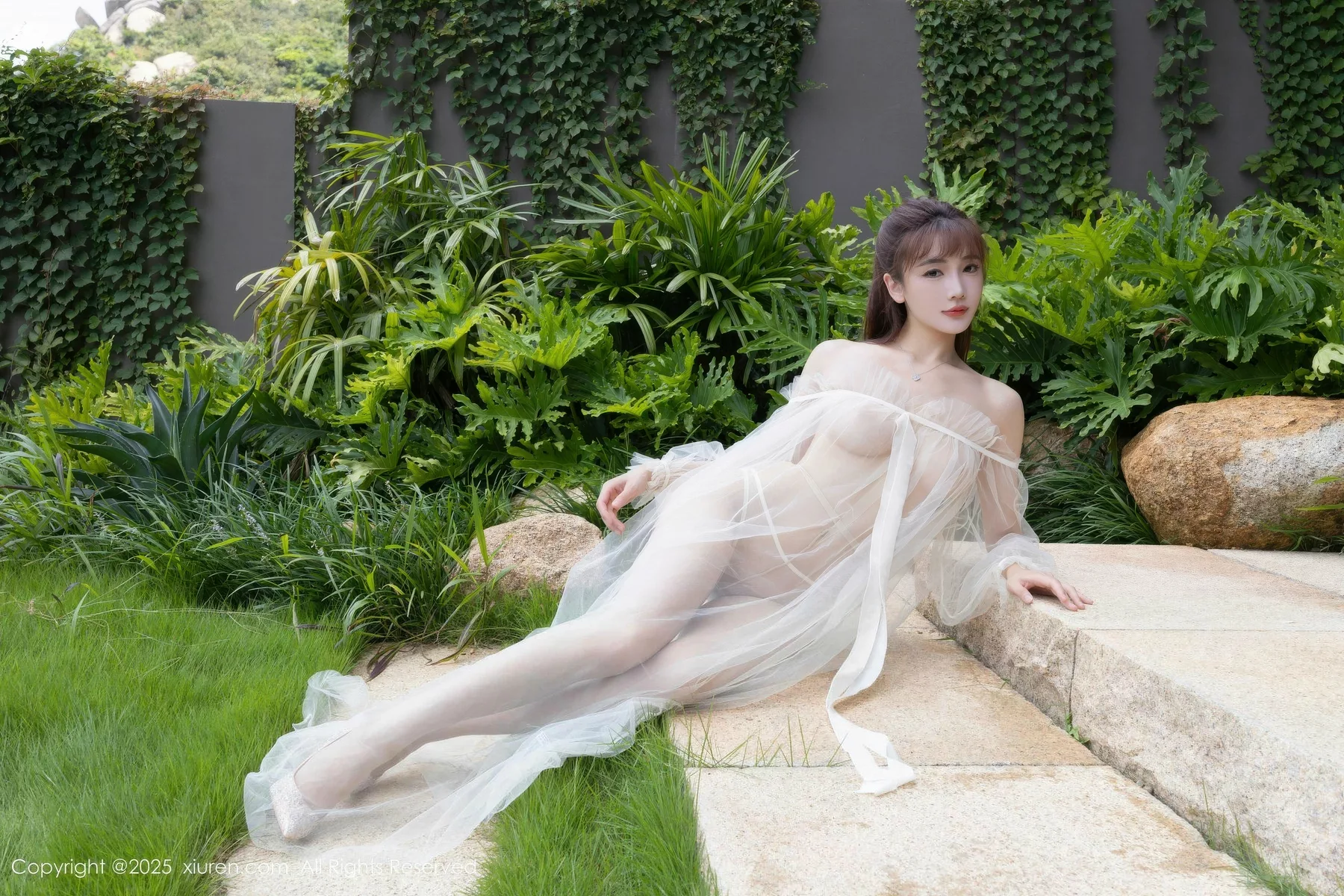 秀人集.com_[XiuRen秀人网]No.10903_模特陆萱萱性感轻透白色薄纱配超薄肉丝秀柔美身姿惹火诱惑写真70P