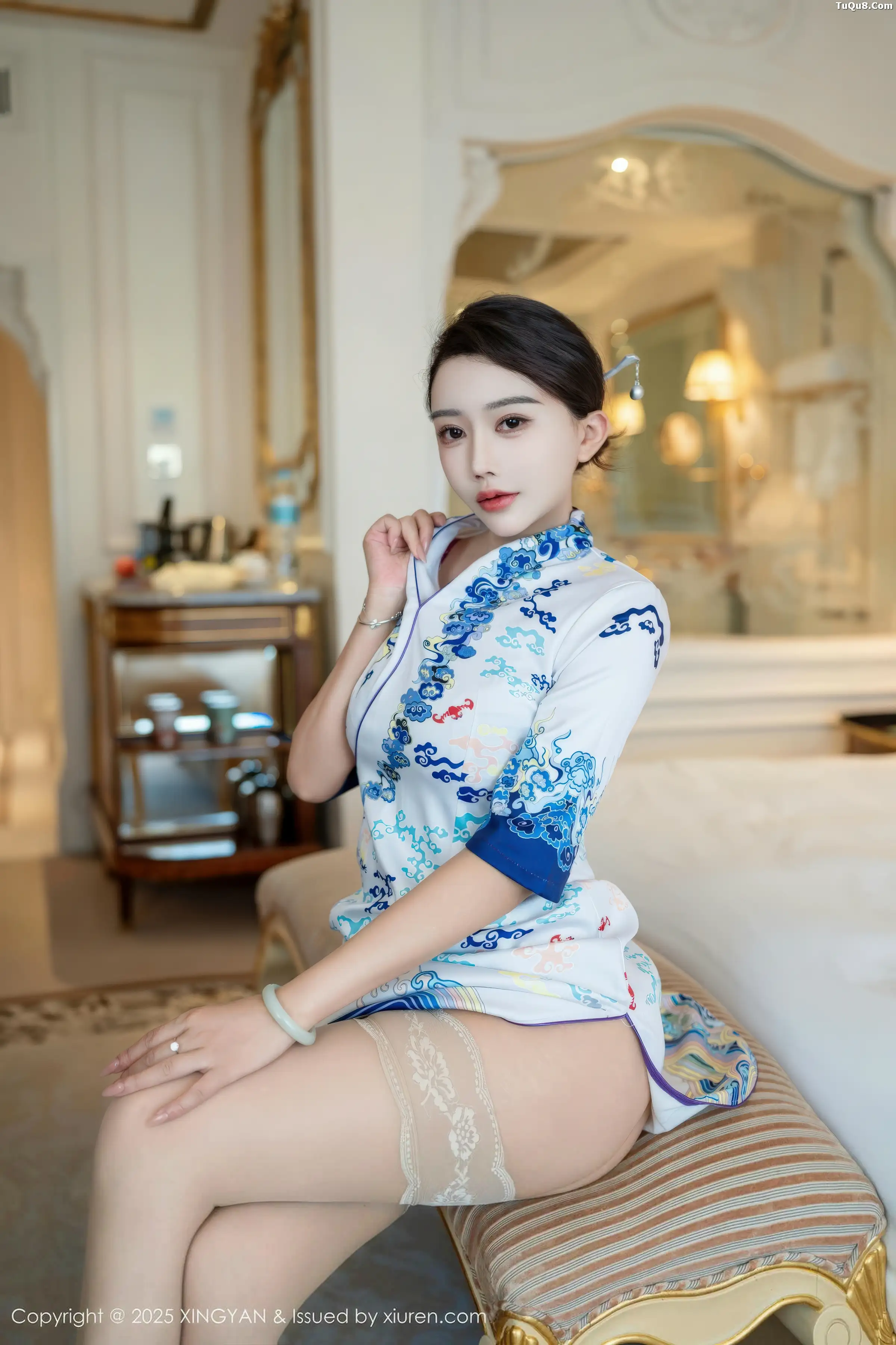 秀人集.com_[XINGYAN星颜社]VOL.435_模特李若汐浅色旗袍露红色内衣配超薄肉丝秀惹火身段诱惑写真76P