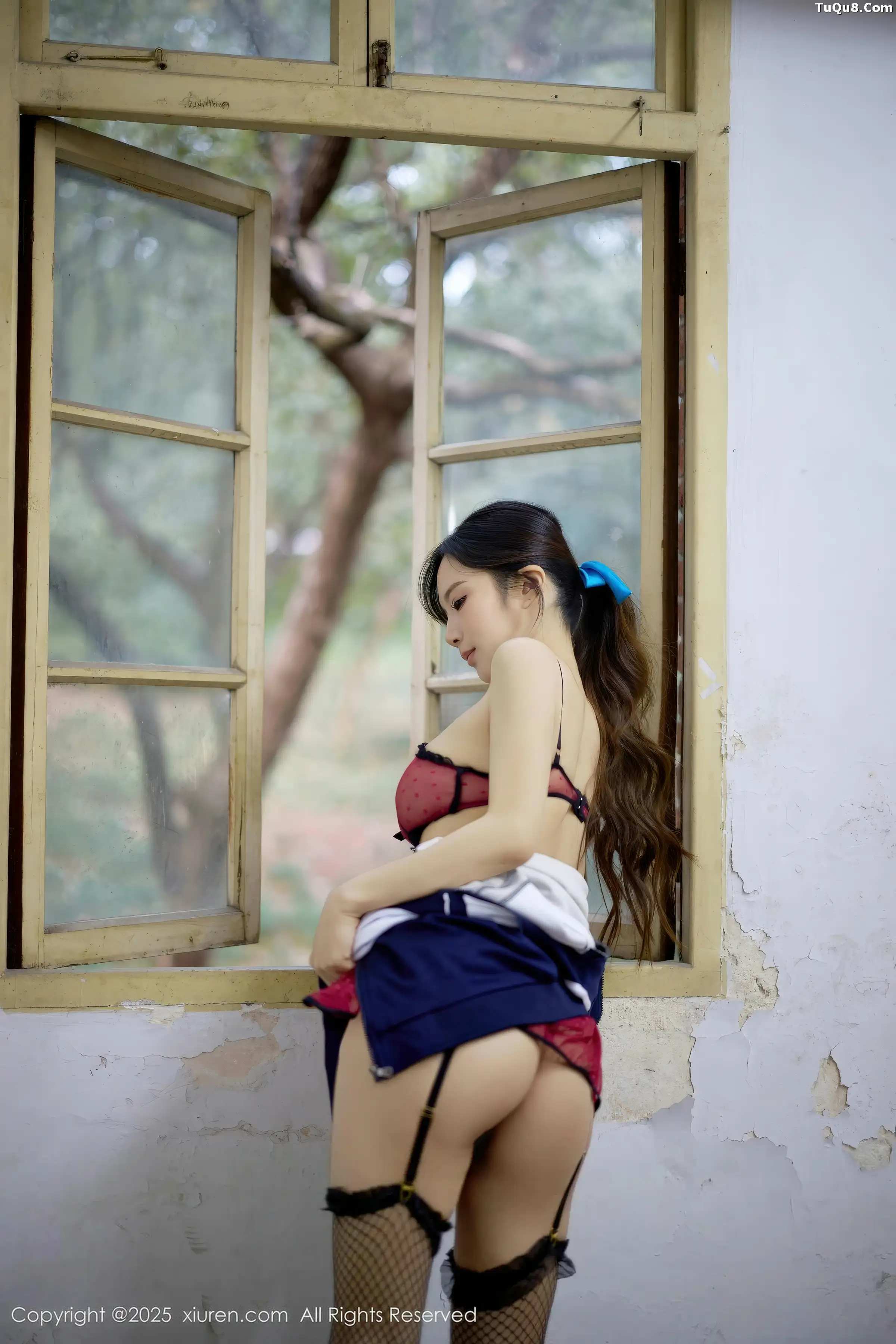 秀人集.com_[XiuRen秀人网]No.11103_模特小肉肉咪性感学生装露红色内衣配黑丝网袜秀凹凸身材写真72P